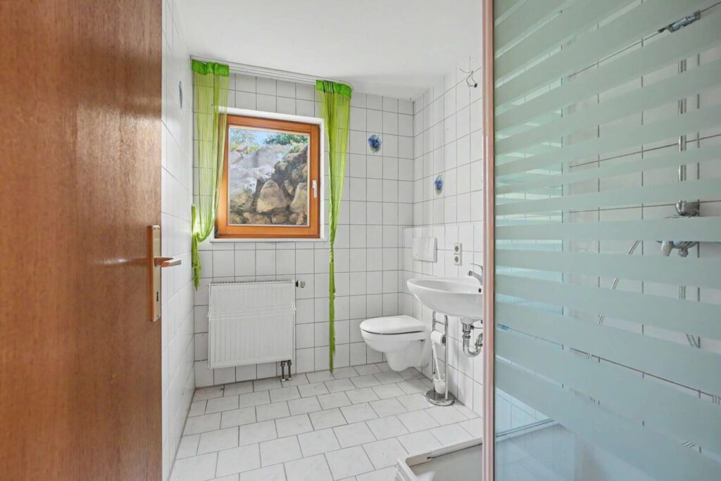 Einliegerwohnung UG Badezimmer
